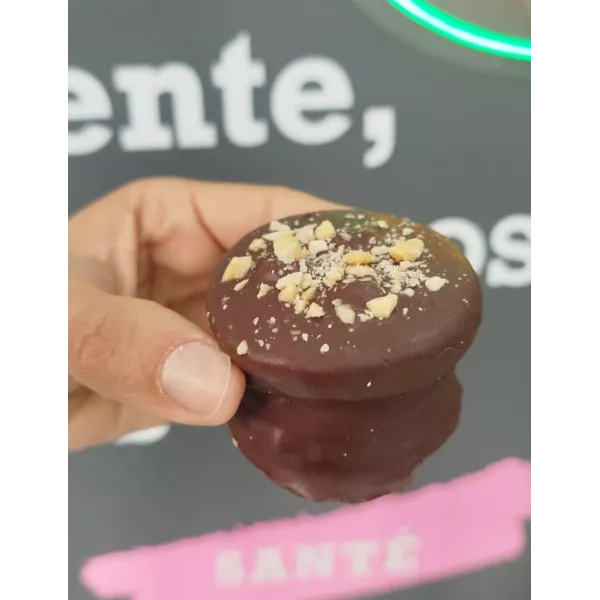 Alfajor negro vainilla relleno de naranja sin gluten y sin azucar TRIBU